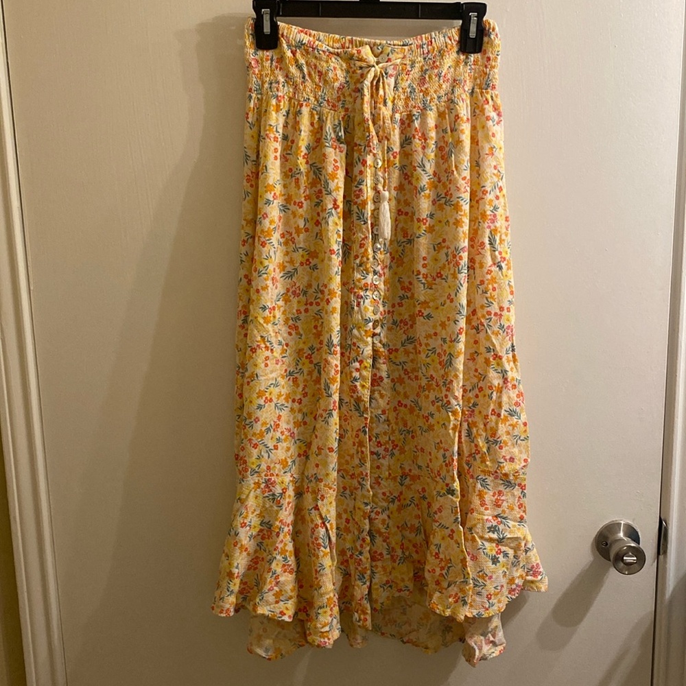 Floral midi skirt size medium